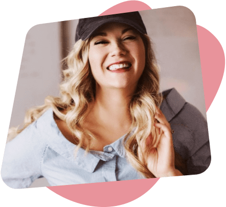 Michaela Alexis - LinkedIn Influencer | Speaker at Planable Academy
